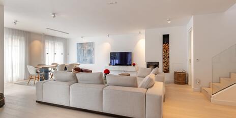 "Therese": Exquisite, fully furnished penthouse with a rooftop garden