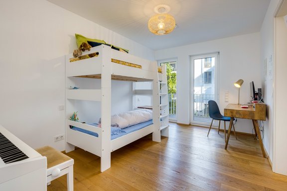 Kinderzimmer mit Balkon