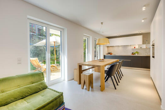 Open plan living/dining area