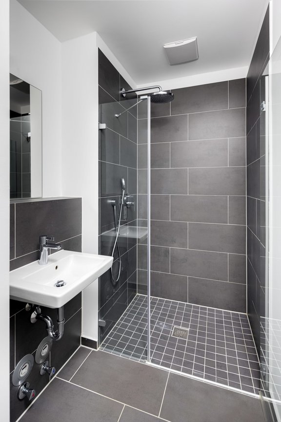 Modern gestaltetes Duschbad