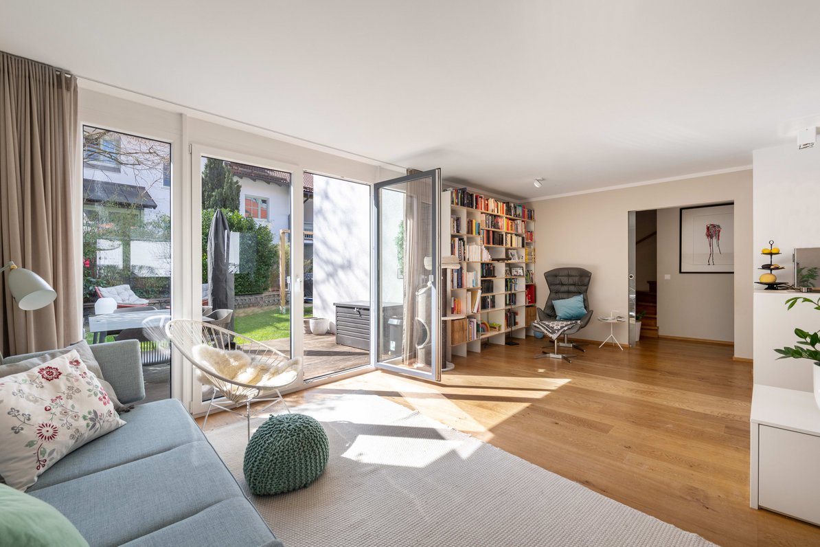 Modern living with garden