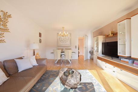 Top modernisierte 3,5-Zimmer-Wohnung mit zwei Balkonen