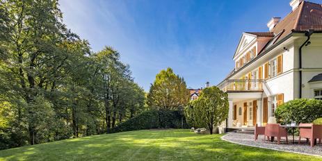 Prinz-Ludwigs-Höhe: Impressive old villa with 6 bedrooms in a prime location