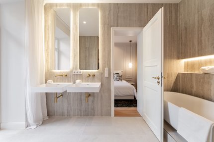 Schlafzimmer mit Bad en suite