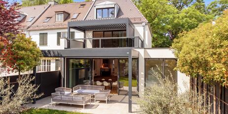 Top-Villenlage Herzogpark: Stylisches Design-Domizil mit Sauna, Whirlpool und Highend-Haustechnik