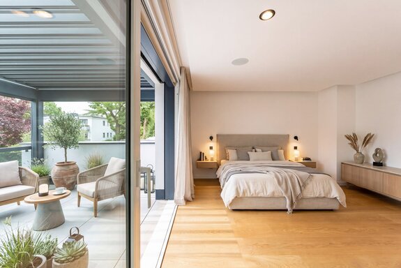 Masteretage mit Pergola (virtuell möbliert)