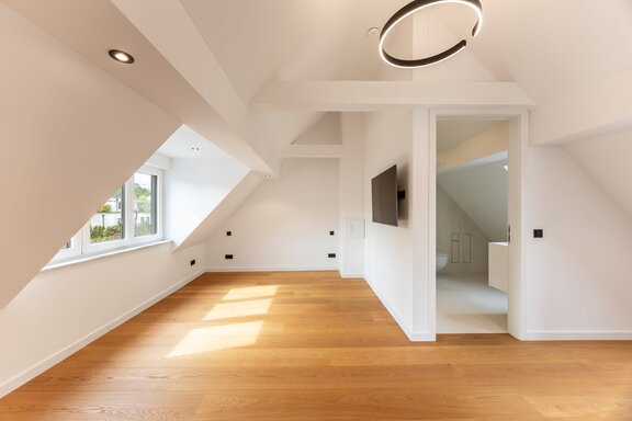 Lichterfülltes Dachstudio