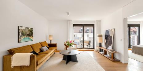 Toplage am Josephsplatz: Stylische 3-Zimmer-Wohnung mit hochwertiger Ausstattung und Balkon