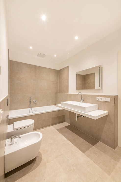 Modernes Badezimmer