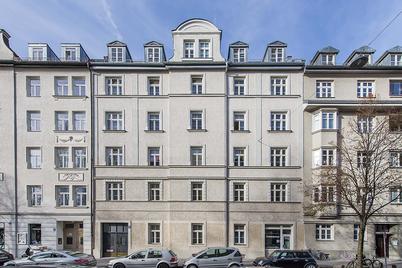 Top location: Charming 3.5 room apartment with balcony in listed old building