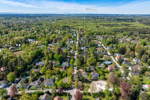 Lots of greenery and privacy in a top location