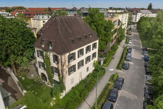 Drei Wohneinheiten über vier Wohnetagen