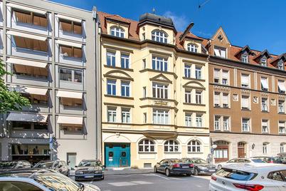 Toplage: Modernisierte 3-Zimmer-Wohnung in Altbau von 1894