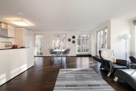 Toplage nähe Hochleite: Exklusive 3-Zimmer-Wohnung in eleganter Stadtvilla