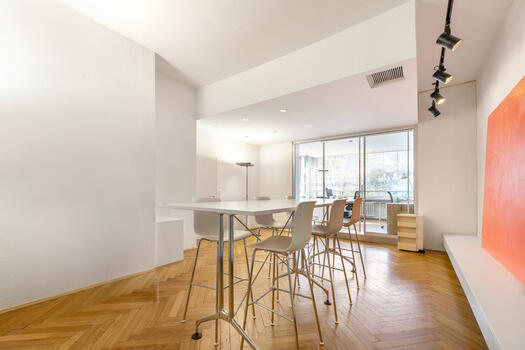 Spacious meeting room