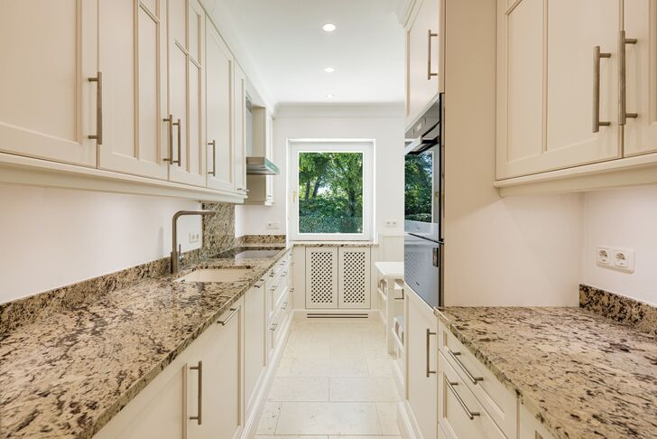 Bright Country-Style Kitchen