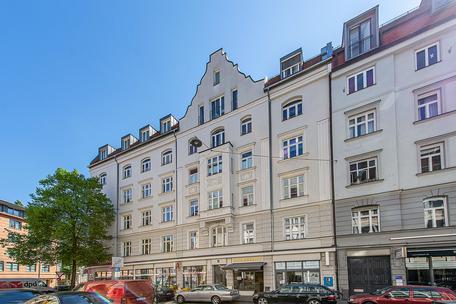 Top location: Stylish 3-room roof terrace apartment