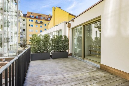 Roof terrace with gallery level