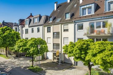 Toplage Villenkolonie Gern: Gepflegtes Mehrparteienhaus mit 7 bis 8 Einheiten