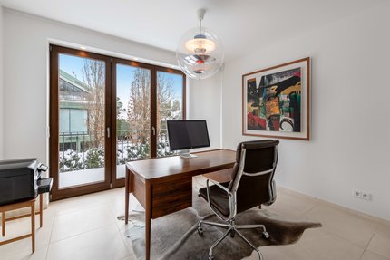 Arbeits- oder Kinderzimmer