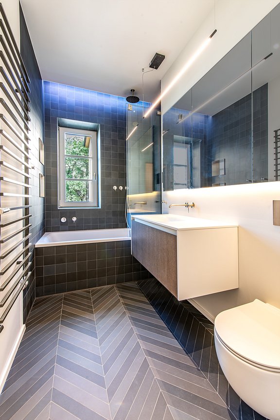 Badezimmer mit Wanne