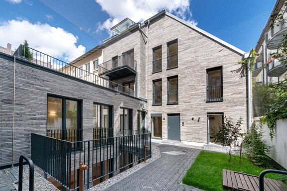 Secluded courtyard setting