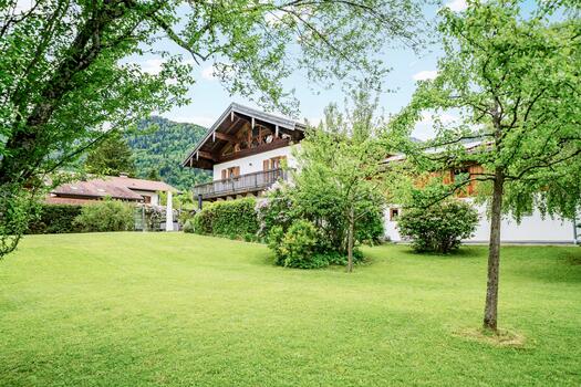 Spacious green spaces with an idyllic atmosphere