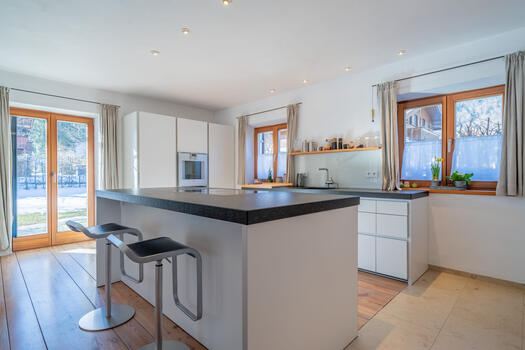 Open kitchen with cooking block