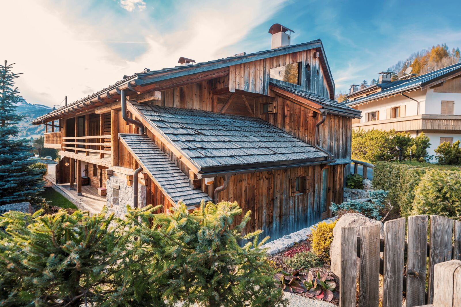 Zeitloses Chalet-Flair in einer der gefragtesten Adressen Cortinas