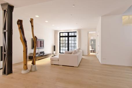 Traumhafte Loftwohnung über zwei Etagen mit Designerausstattung und Dachterrasse