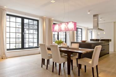 Fantastic loft apartment over two floors with designer furnishings and roof terrace