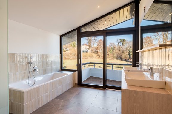 Bad mit Wellness-Feeling