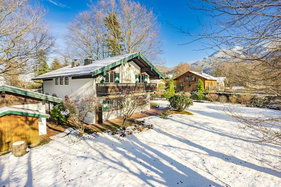 Großzügiges Grundstück mit freiem Berg-und Schlossblick