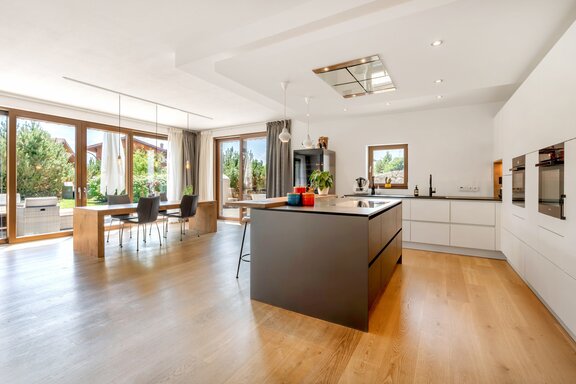 Design-Küche mit Miele-Geräten
