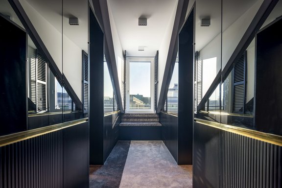 Ankleide mit Maßeinbauten