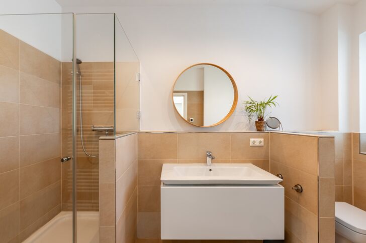Modernes Badezimmer
