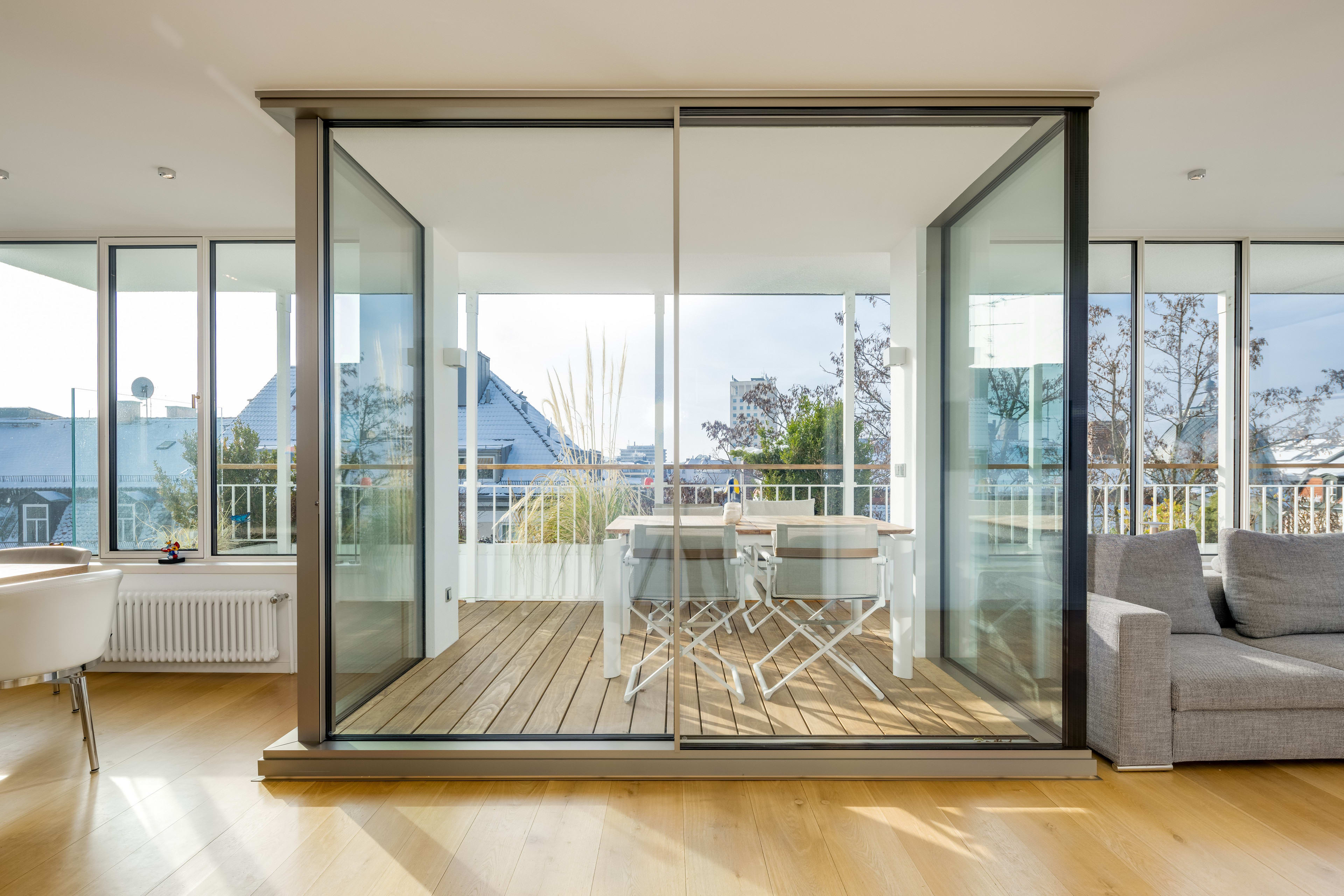 Curated visual reference: Visual Reference: Über Den Dächern Penthouse Wohnung Mit 360 Rooftop Terrasse Und