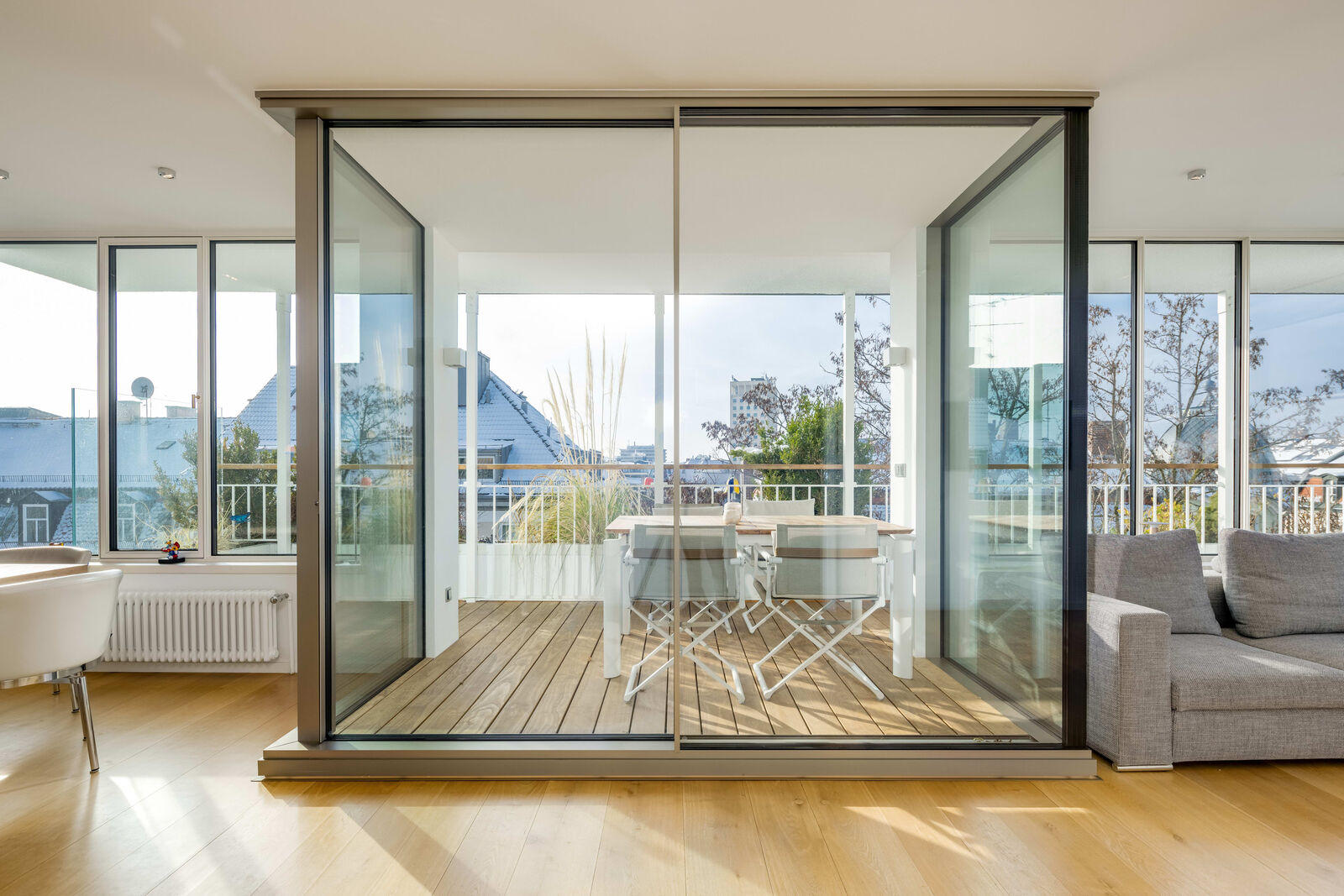 Puristische Skyframe-Fenster