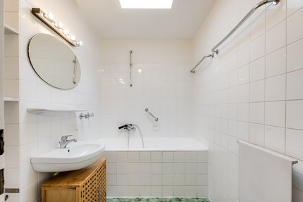 Tageslicht-Bad mit Oberlicht