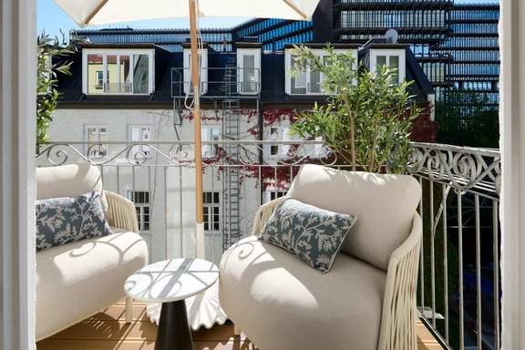 Charmanter Balkon zum Innenhof