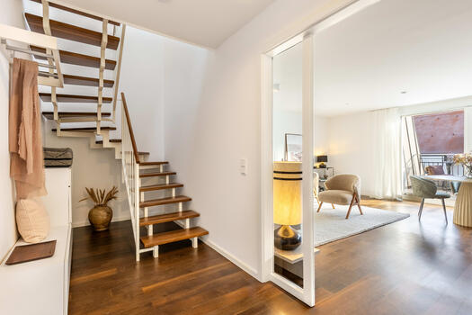 Entrance area with storage options