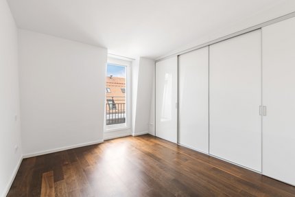 Schlafzimmer mit Einbauten