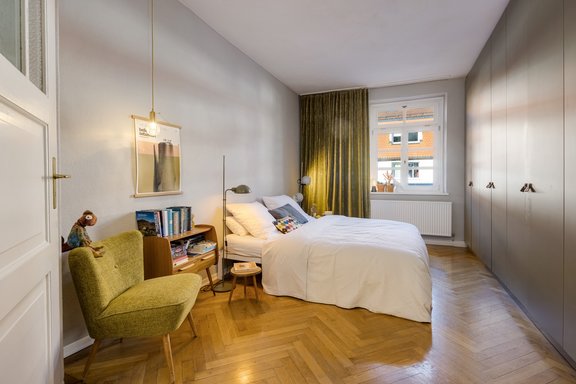 Bedroom with built-in wardrobe