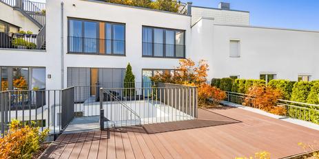 Urban Living: Exquisite 3-Zimmer-Wohnung mit Loggia und Rooftop-Terrasse