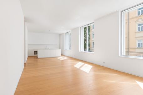 Urban Living in Schwabing: Stylische 3-Zimmer-Wohnung mit Design-Ausstattung