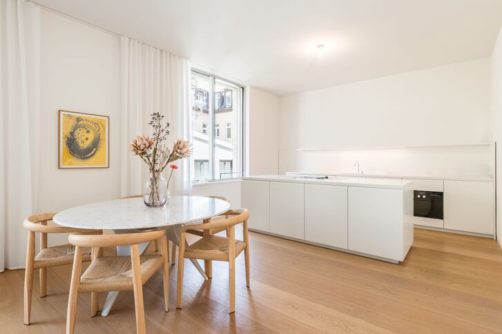 Well-designed kitchen/dining area
