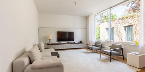 Urban Living in Schwabing: Stylische 3-Zimmer-Wohnung mit Design-Ausstattung