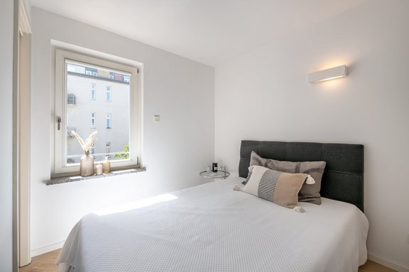 Gut geschnittenes Schlafzimmer