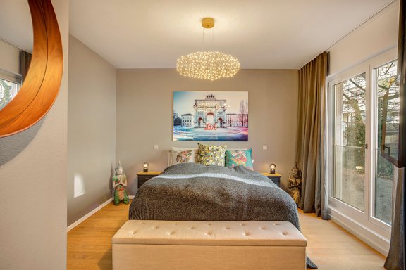 Ruhiges Masterschlafzimmer