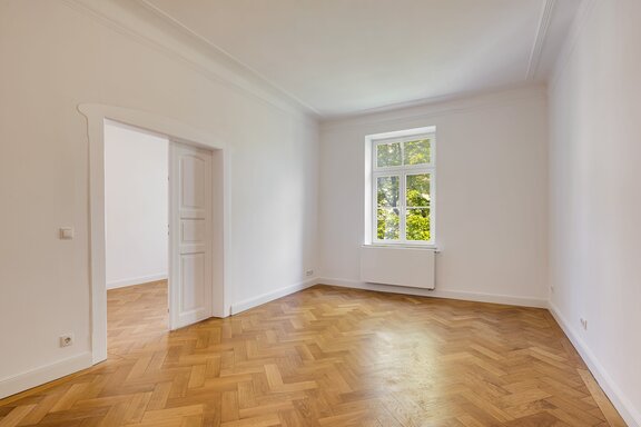 Lichtdurchfluteter Wohnraum